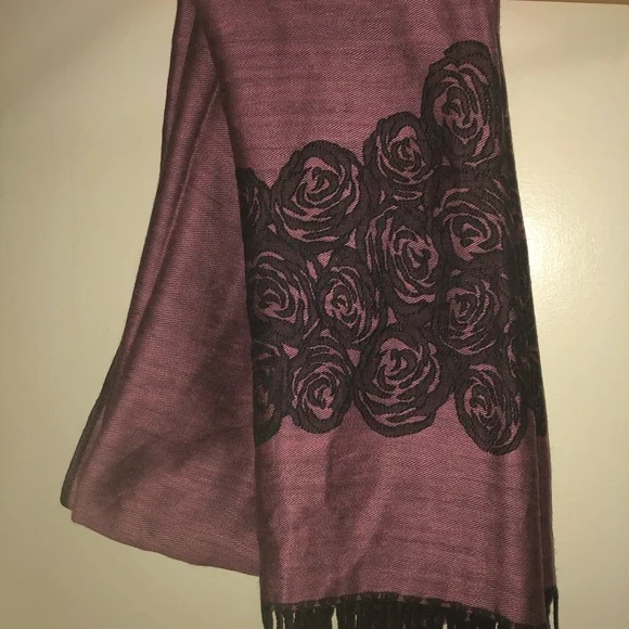 Scarf - Picture 5 of 6